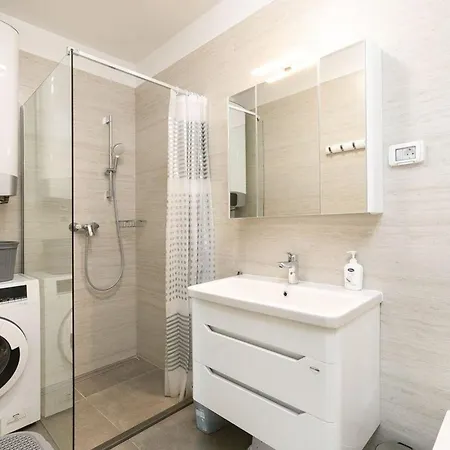 Appartement Ferienwohnung Fur 4 Personen Ca 35 Qm In Medulin, Istrien Sudkuste Von Istrien - B58547 *